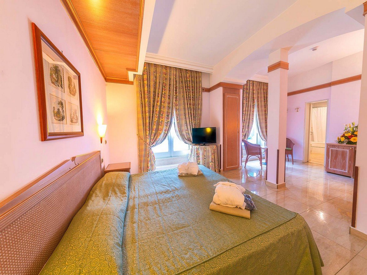 Vacanza Dimhotels Ischia soggiorno 4 stelle ad agosto con terme, cure e benessere